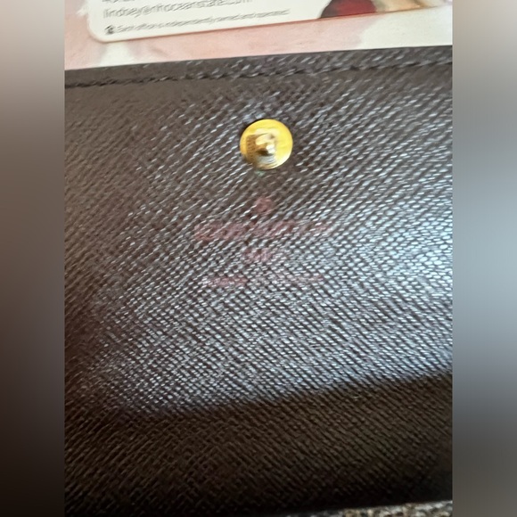 SOLD Louis Vuitton trifold wallet - Picture 8 of 9